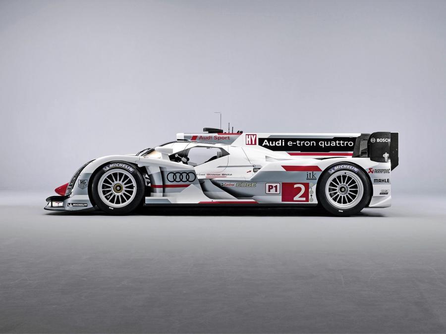  Audi R18 e-Tron Quattro 2012 года  (фото 39 из 42)